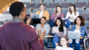 Regras para aposentadoria de professor universitário no INSS